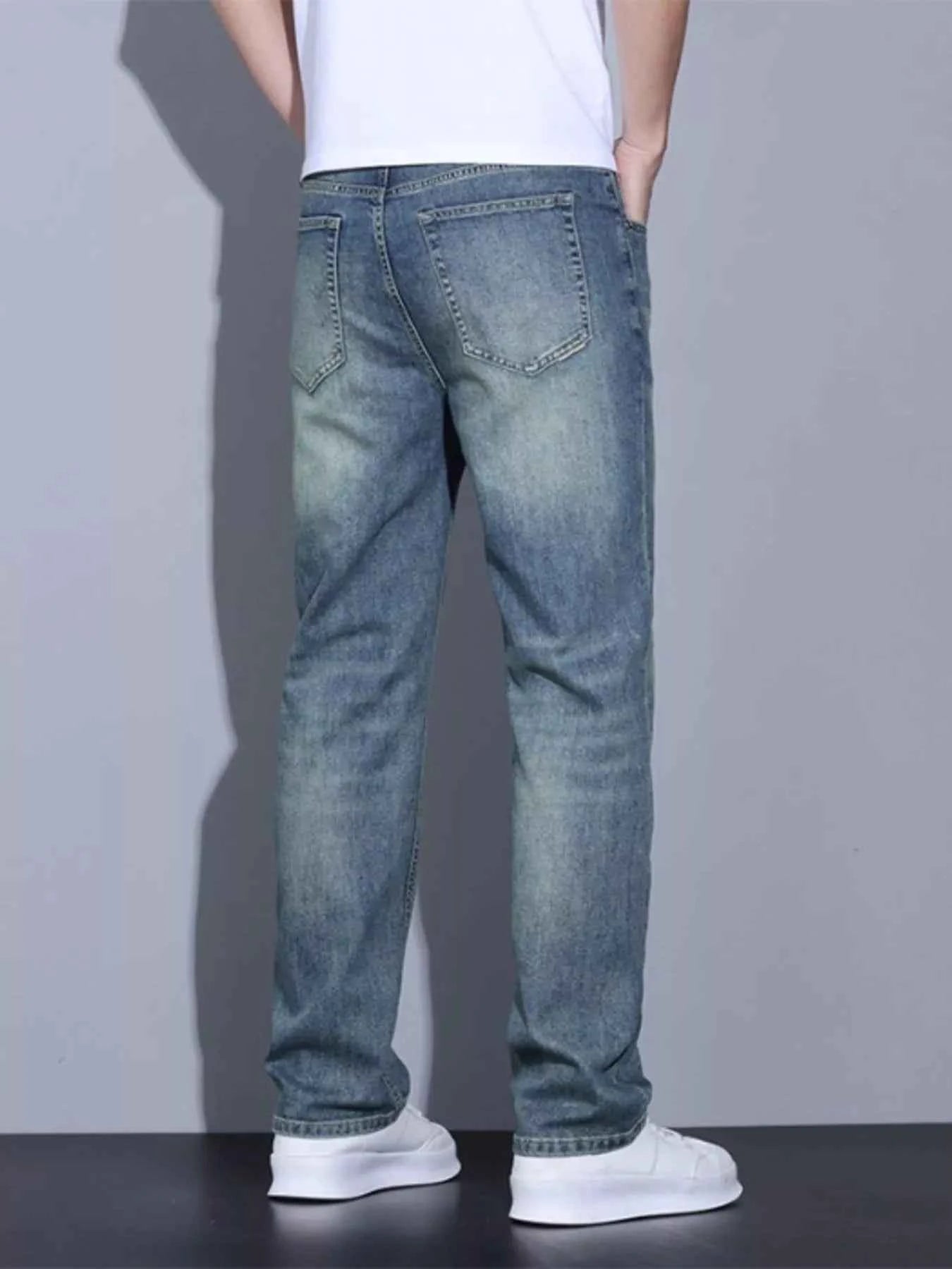 Men's Slim Fit Washed Jeans