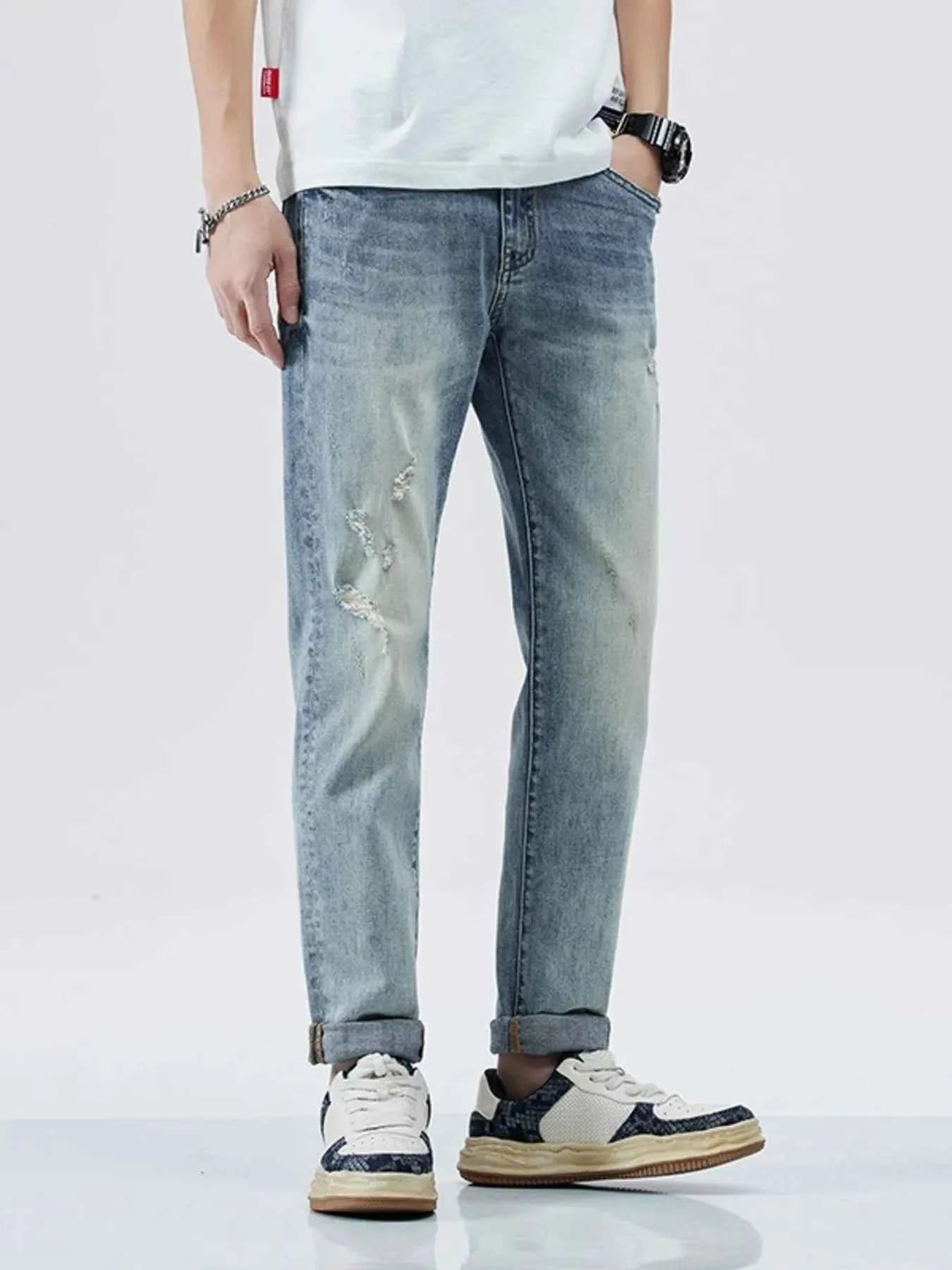 Men's Distressed Slim Fit Jeans