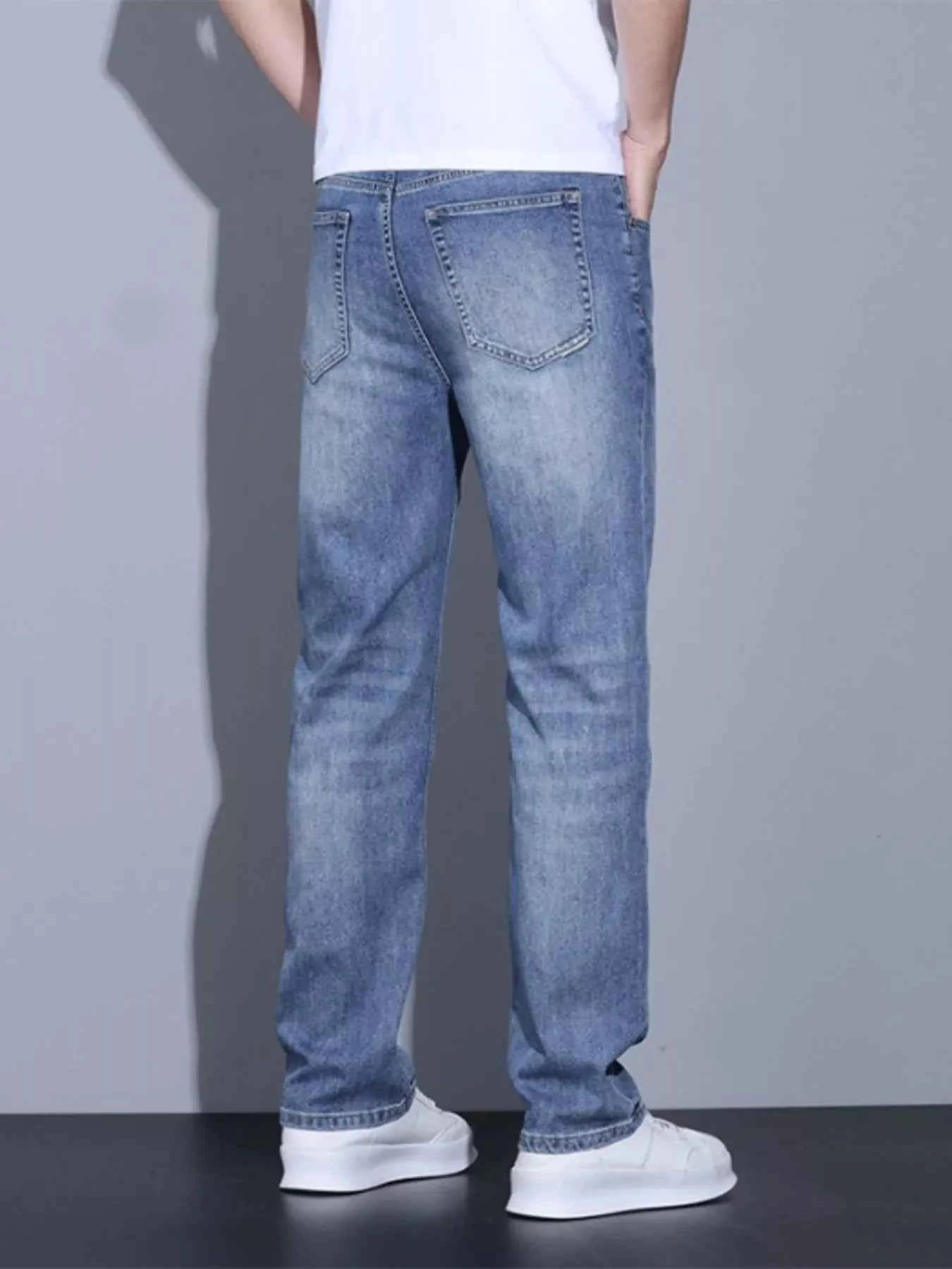 Men's Slim Fit Washed Jeans