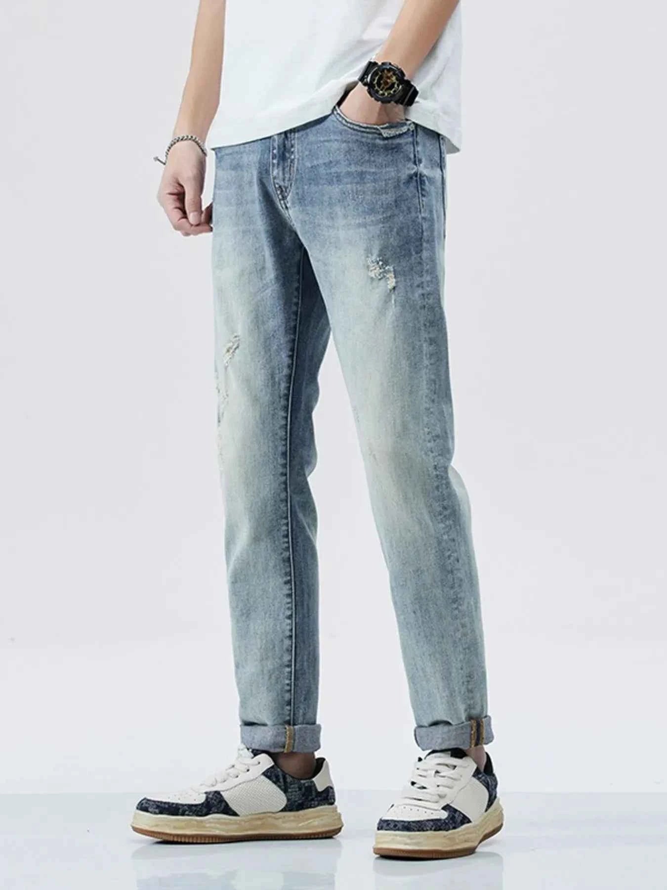 Men's Distressed Slim Fit Jeans