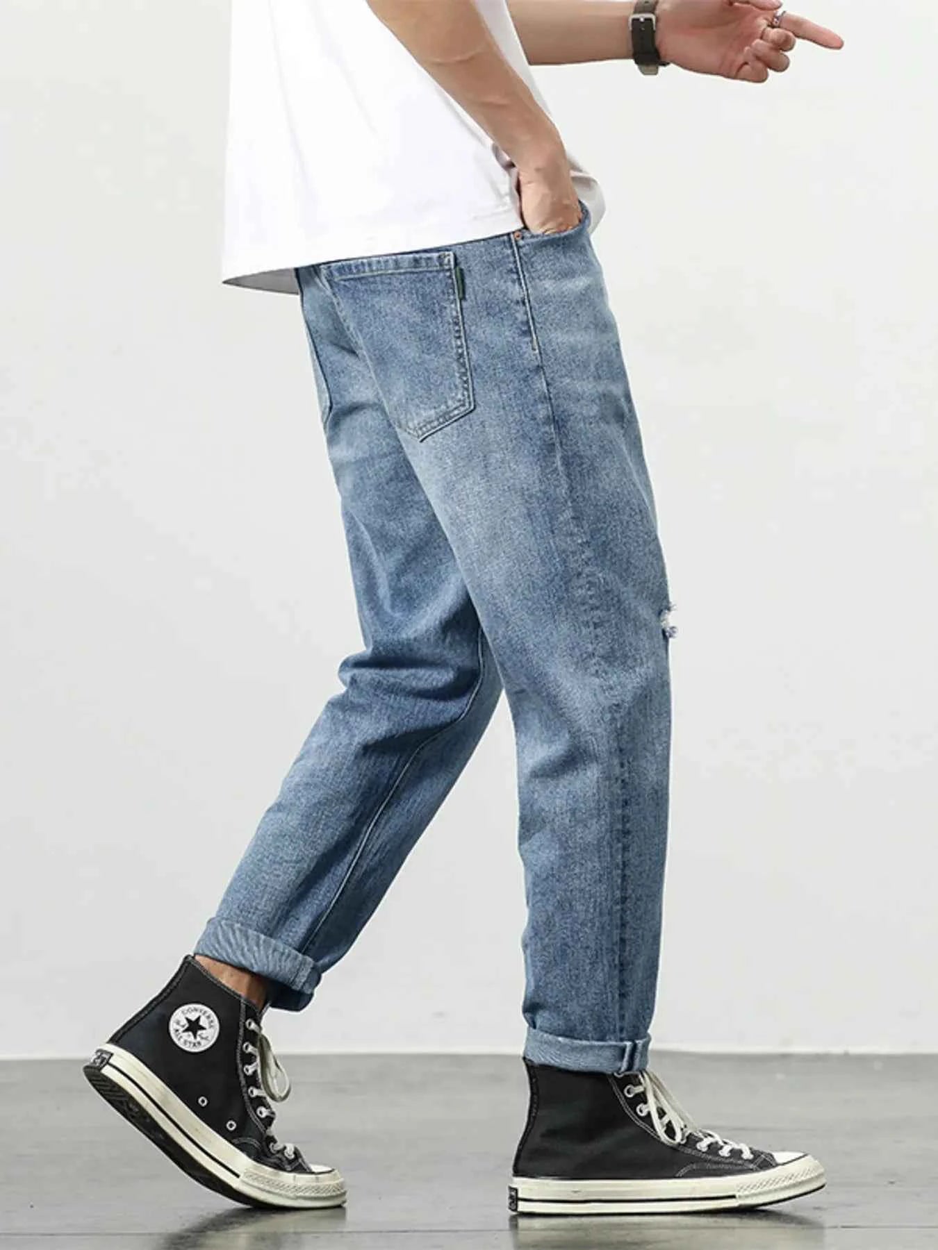 Men's Distressed Loose Fit Jeans